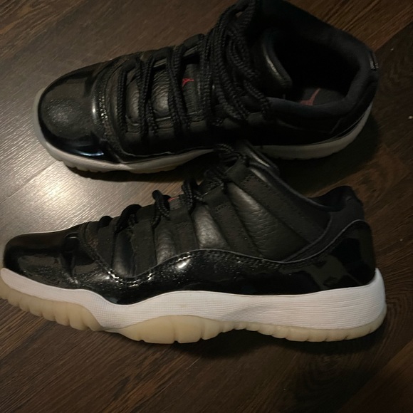 size 5Y - Jordan 11s retro 72-10 low - Picture 4 of 5